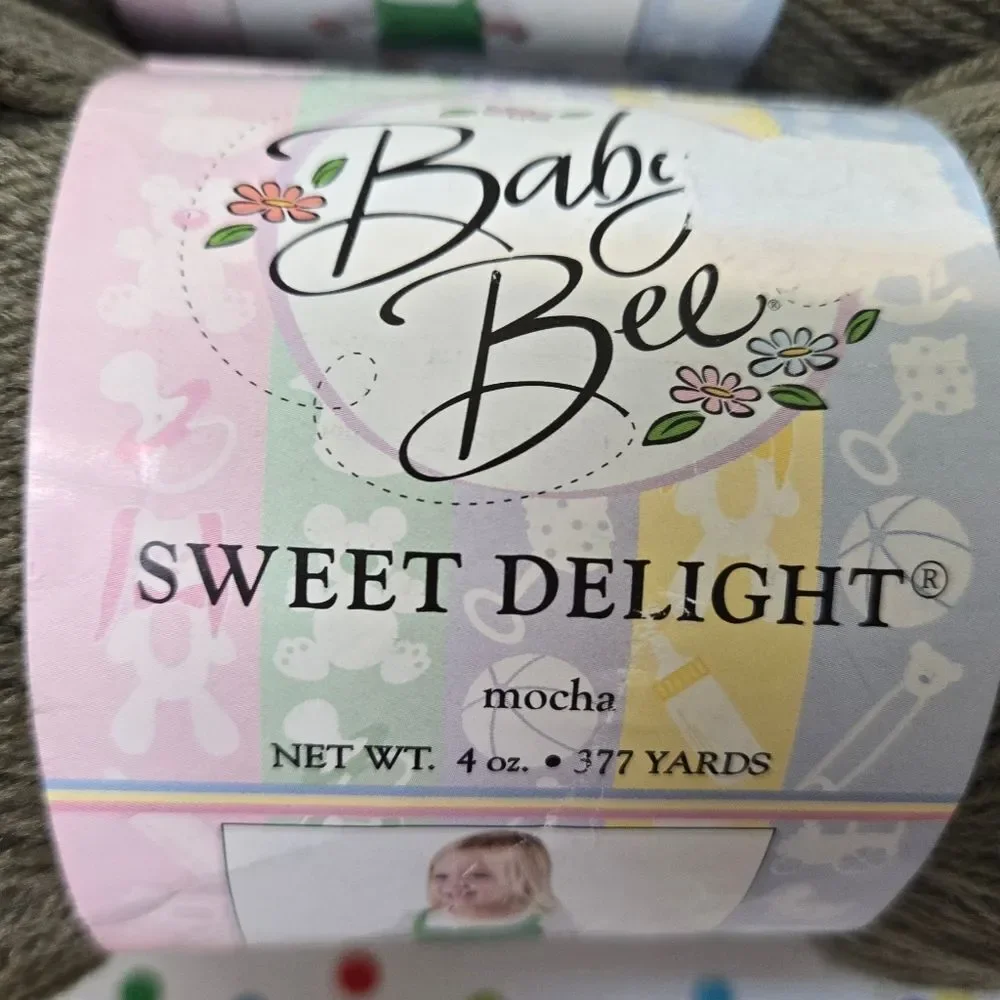 Baby Bee Sweet Delight Yarn in MOCHA